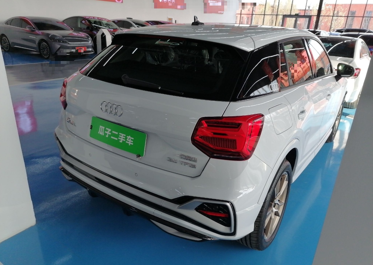 奥迪Q2L 2022款 35 TFSI 时尚动感型