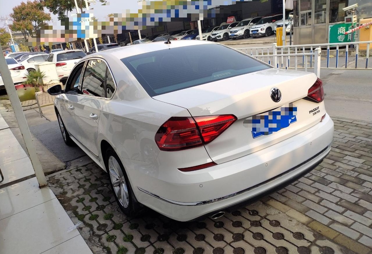 大众 帕萨特 2017款 330TSI DSG尊荣版