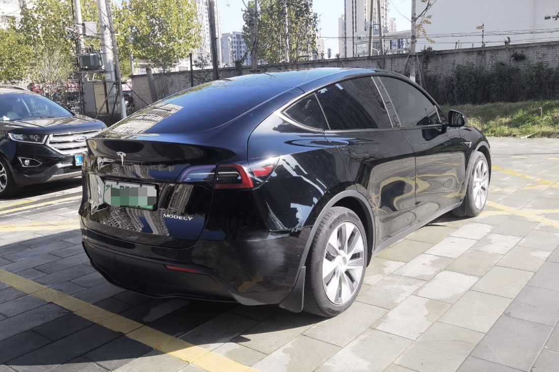 特斯拉 Model Y 2021款 标准续航后驱版