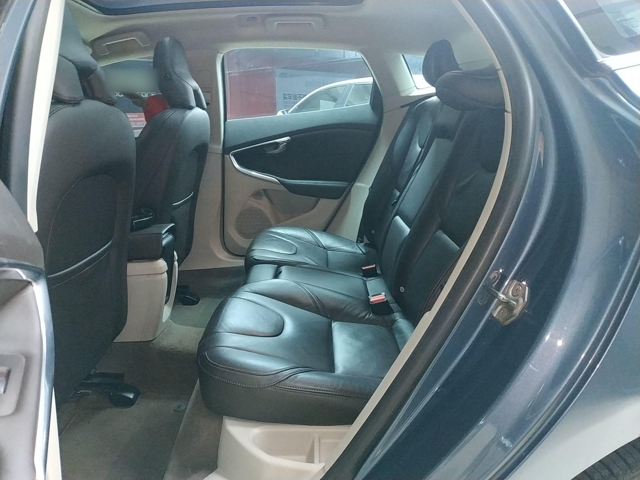 沃尔沃V40 2014款 2.0T 智雅版(进口)