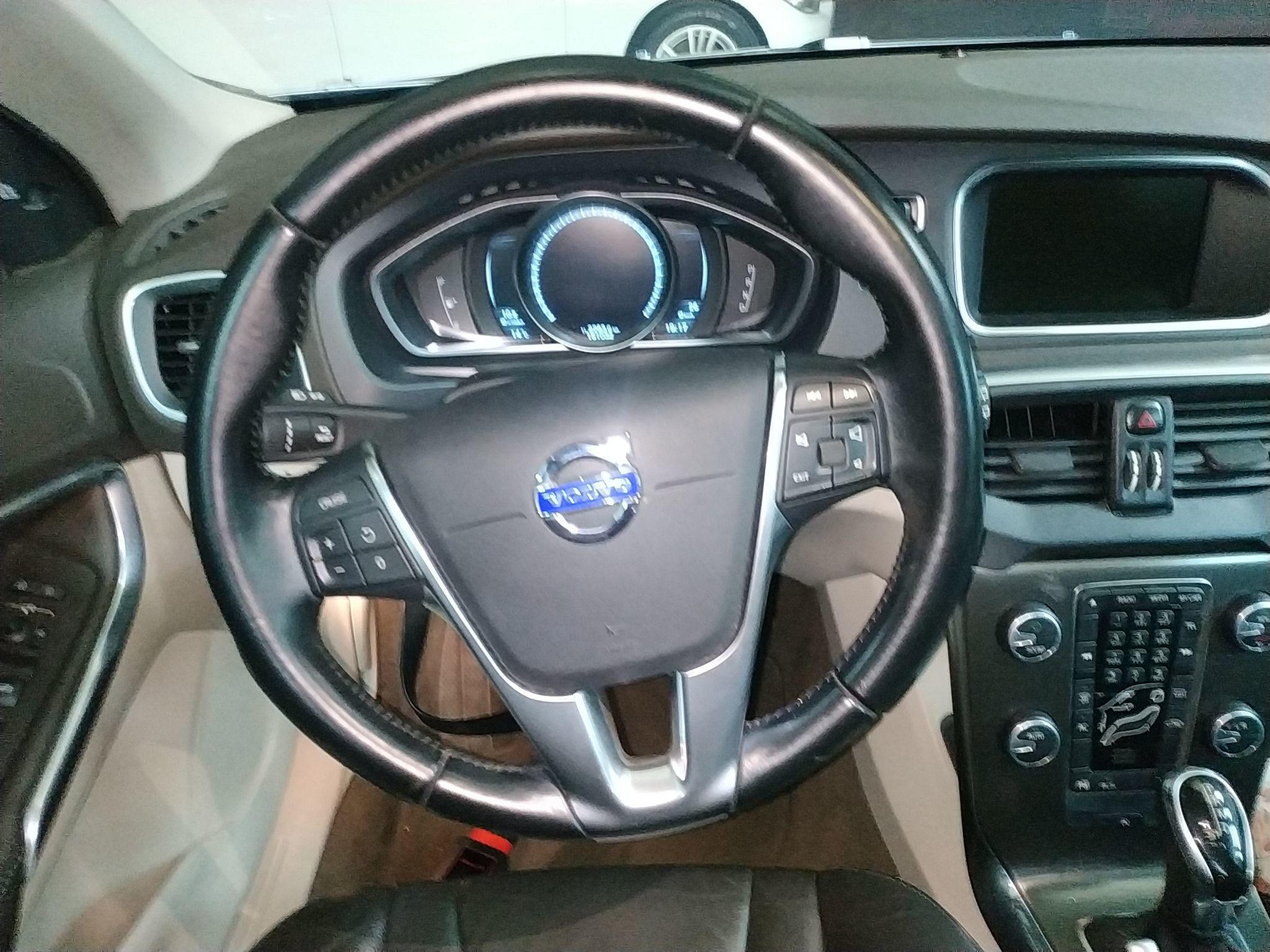 沃尔沃V40 2014款 2.0T 智雅版(进口)