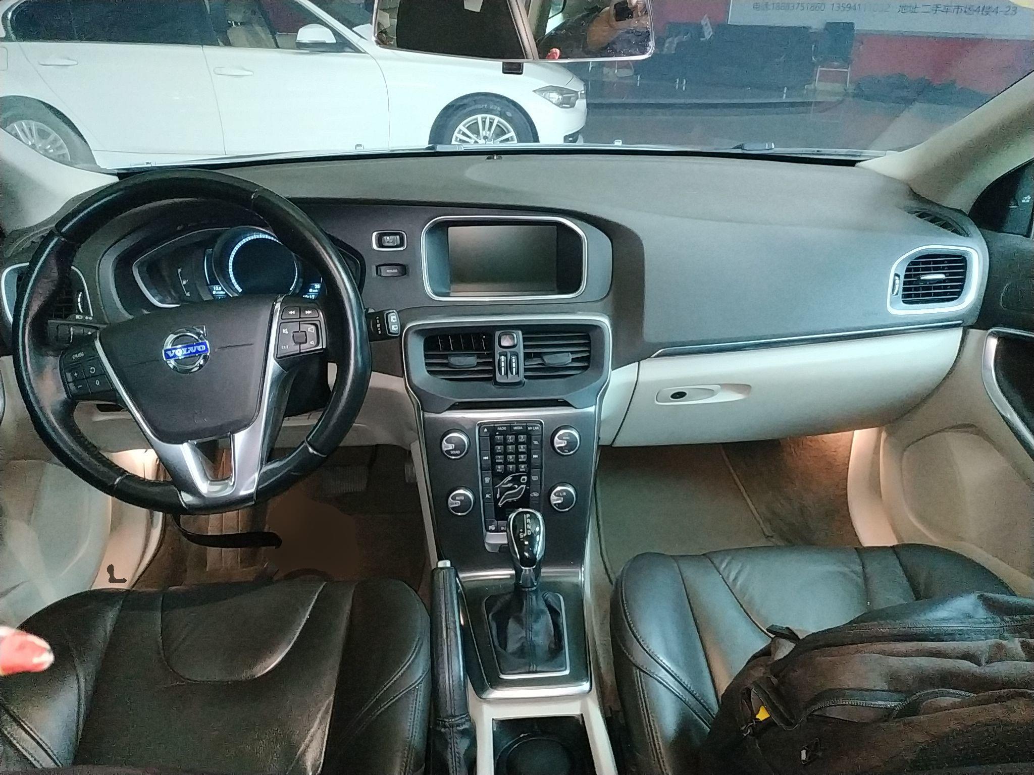 沃尔沃V40 2014款 2.0T 智雅版(进口)