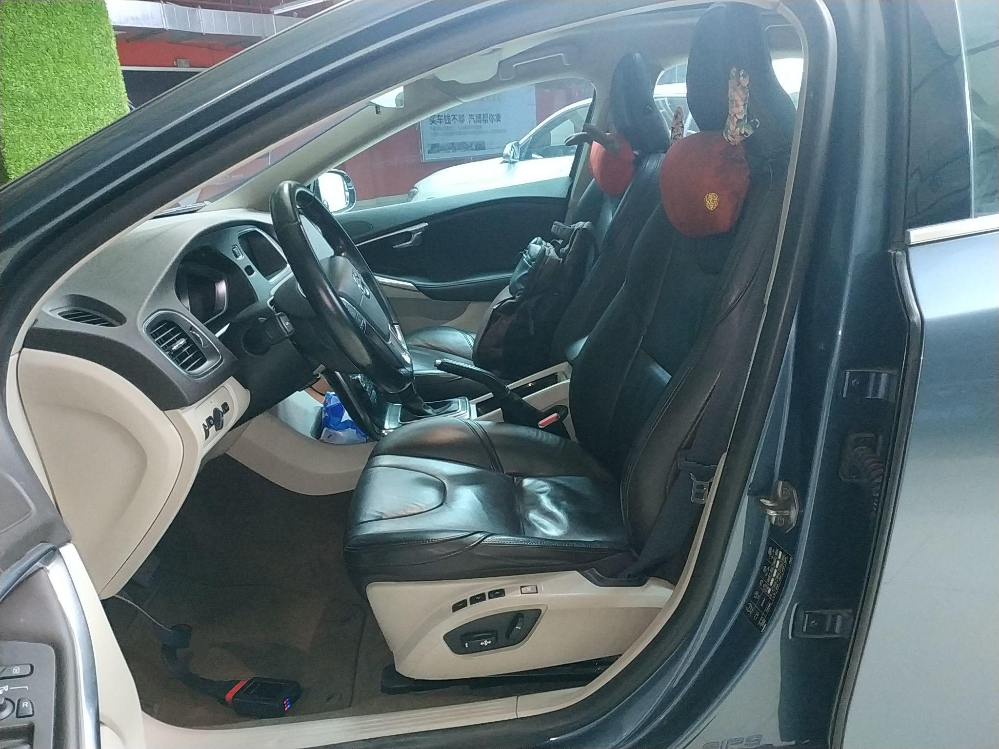 沃尔沃V40 2014款 2.0T 智雅版(进口)