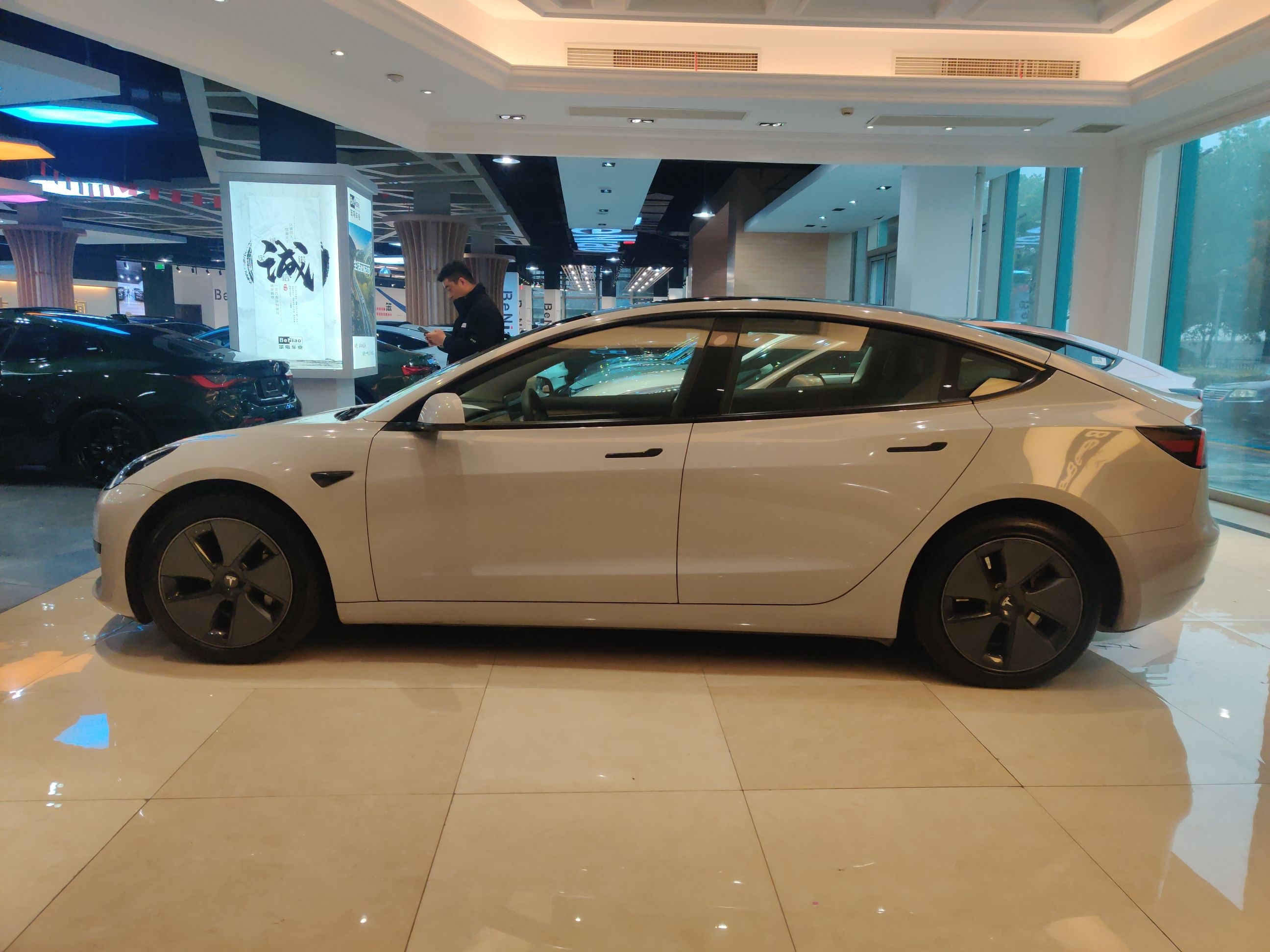 特斯拉 Model 3 2021款 改款 标准续航后驱升级版 3D1