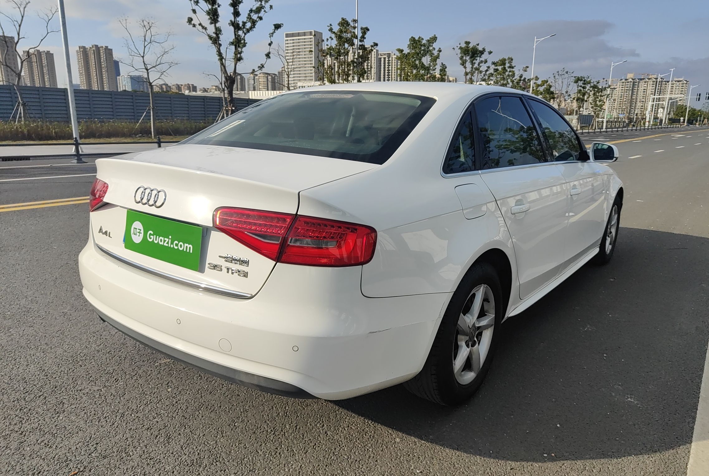 奥迪A4L 2013款 35 TFSI 自动舒适型