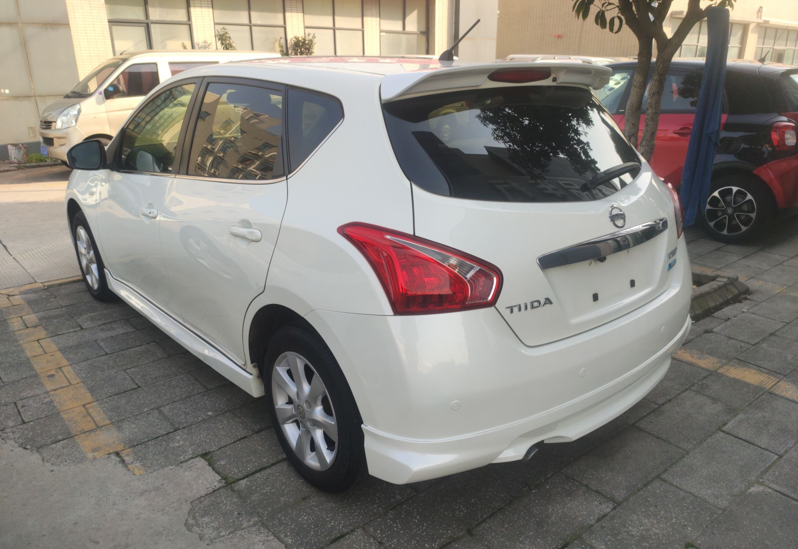 日产 骐达 2011款 1.6L CVT智能型