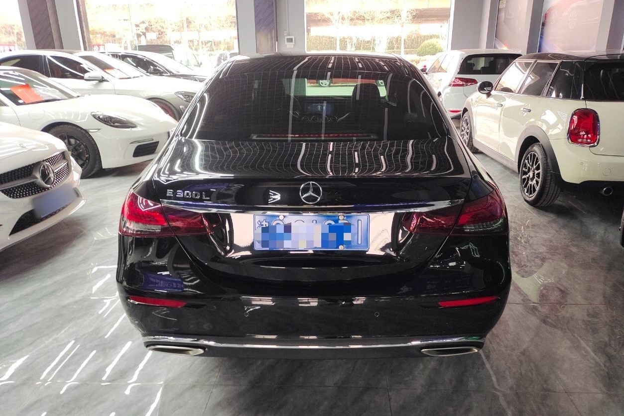 奔驰E级 2021款 E 300 L 尊贵型