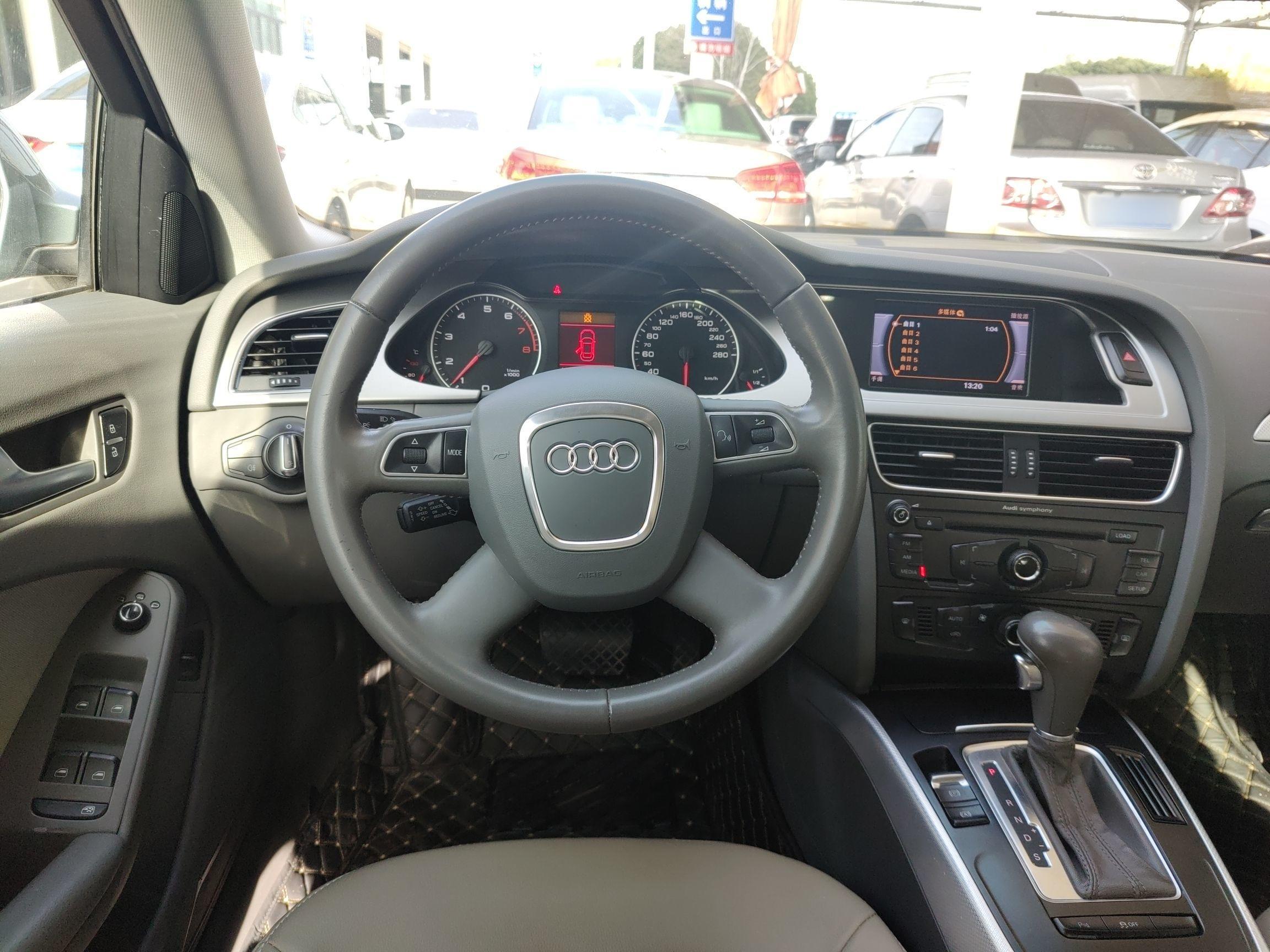 奥迪A4L 2012款 2.0 TFSI 自动标准型