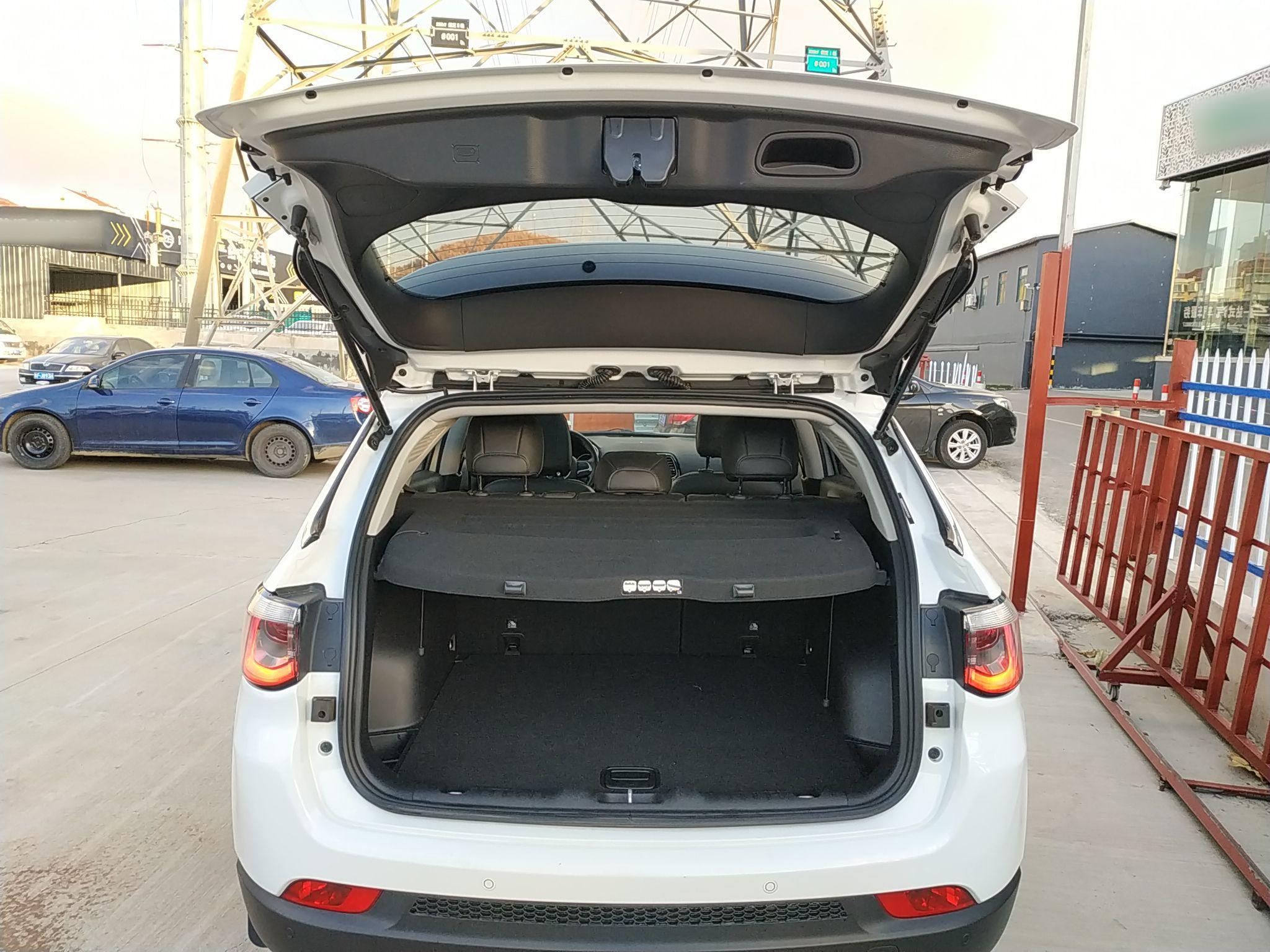 Jeep 指南者 2017款 200T 自动家享版