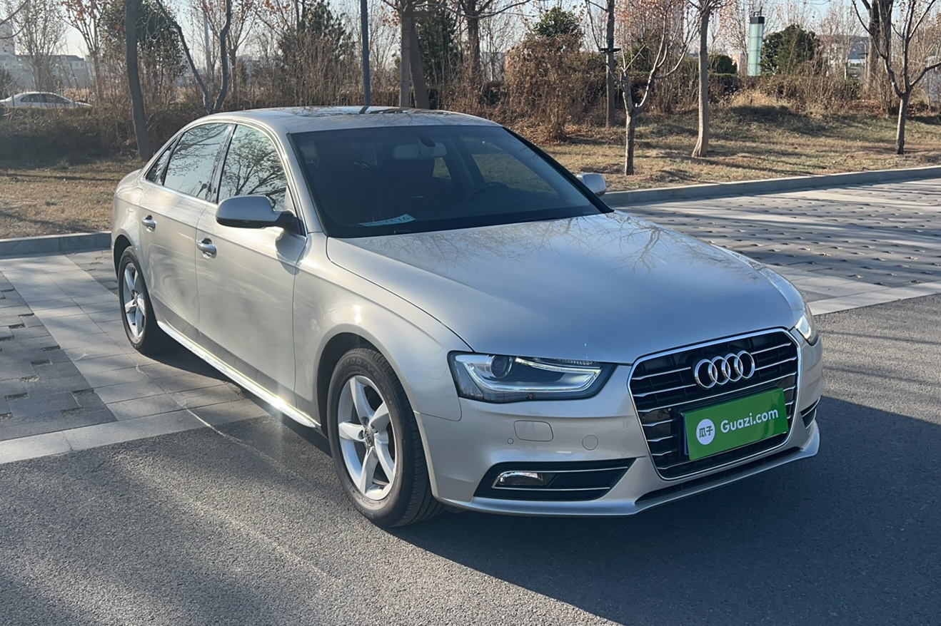 奥迪A4L 2015款 35 TFSI 自动标准型