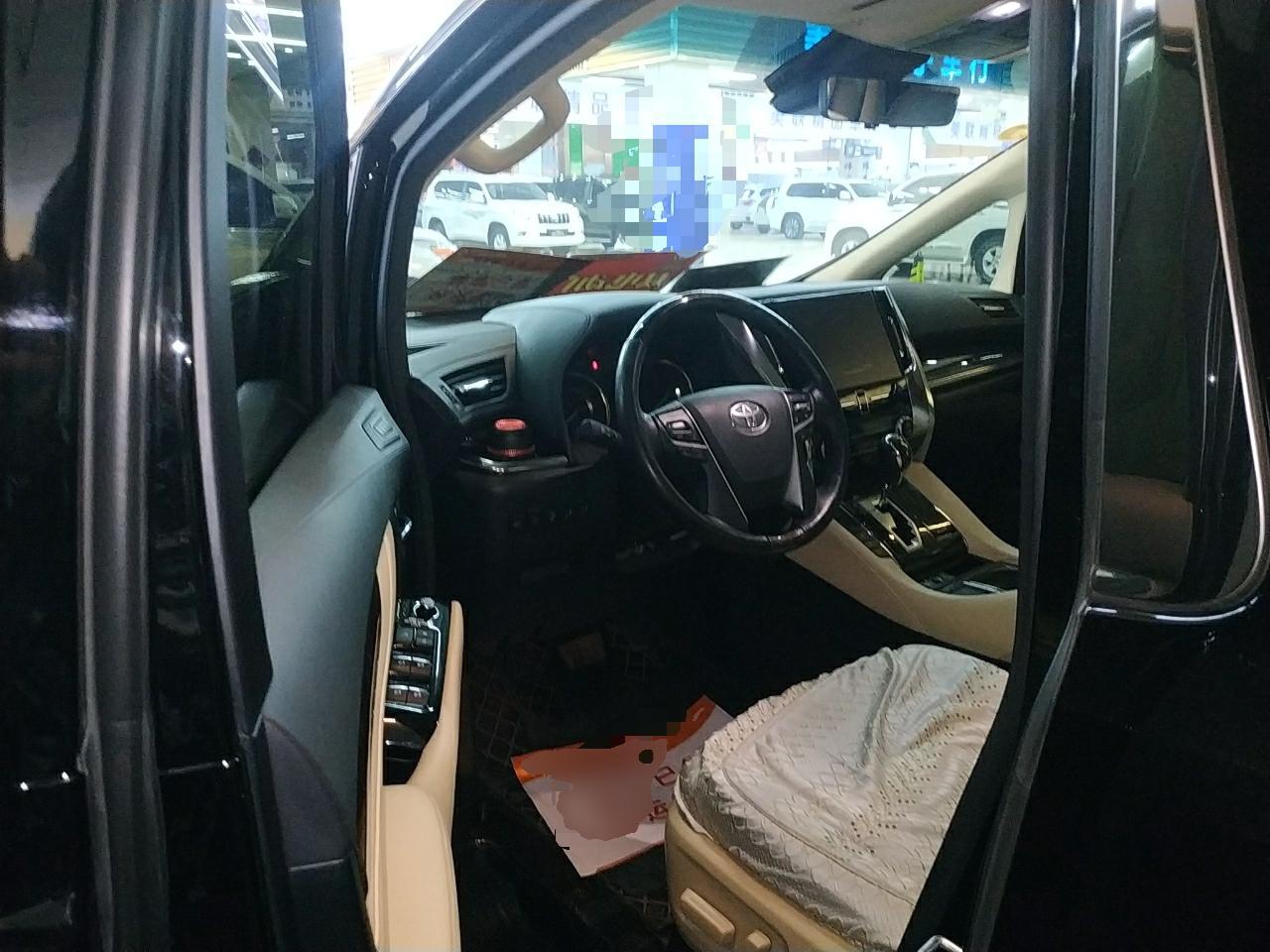 丰田 埃尔法 2020款 双擎 2.5L 尊贵版(进口)