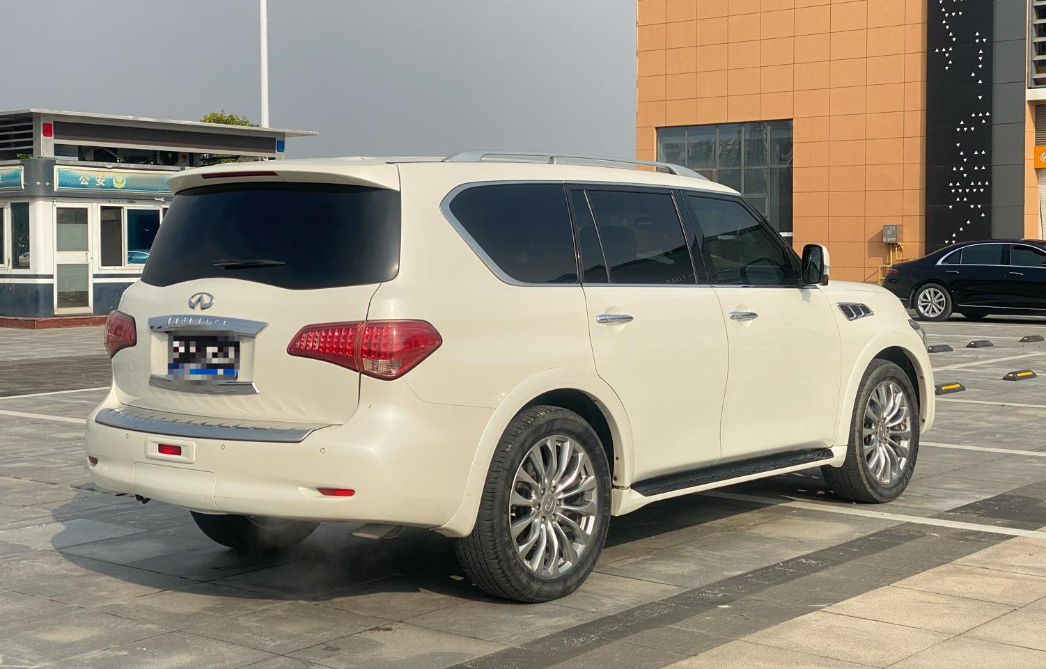 英菲尼迪QX80 2016款 5.6L 4WD(进口)