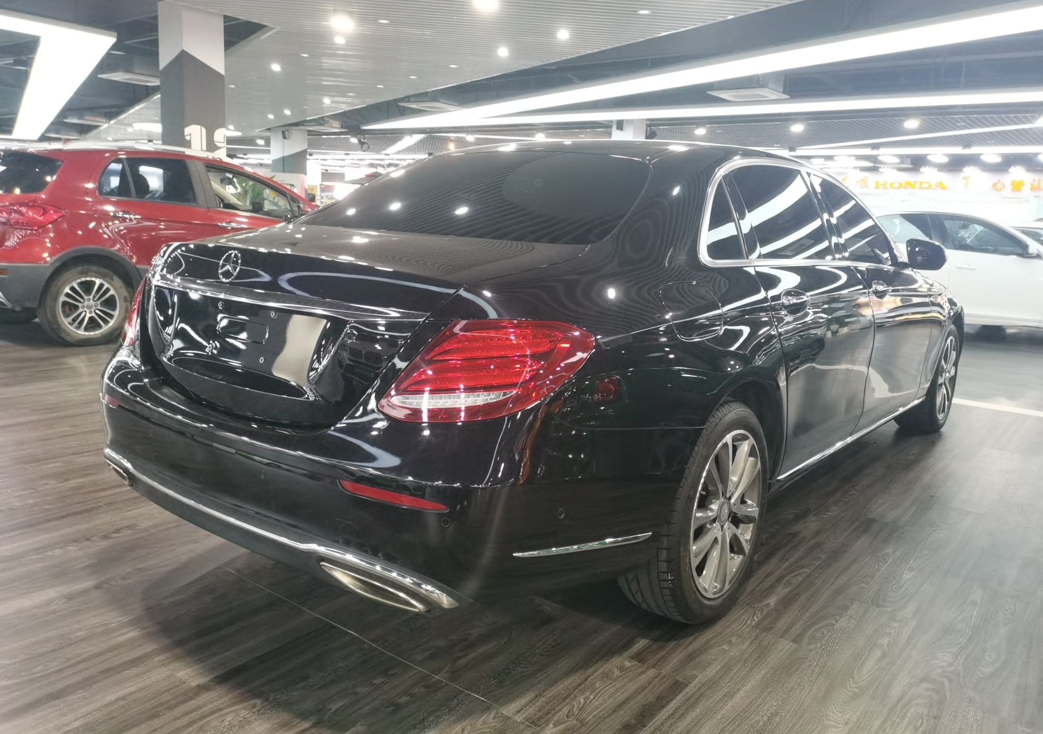 奔驰E级 2016款 E 300 L 时尚型