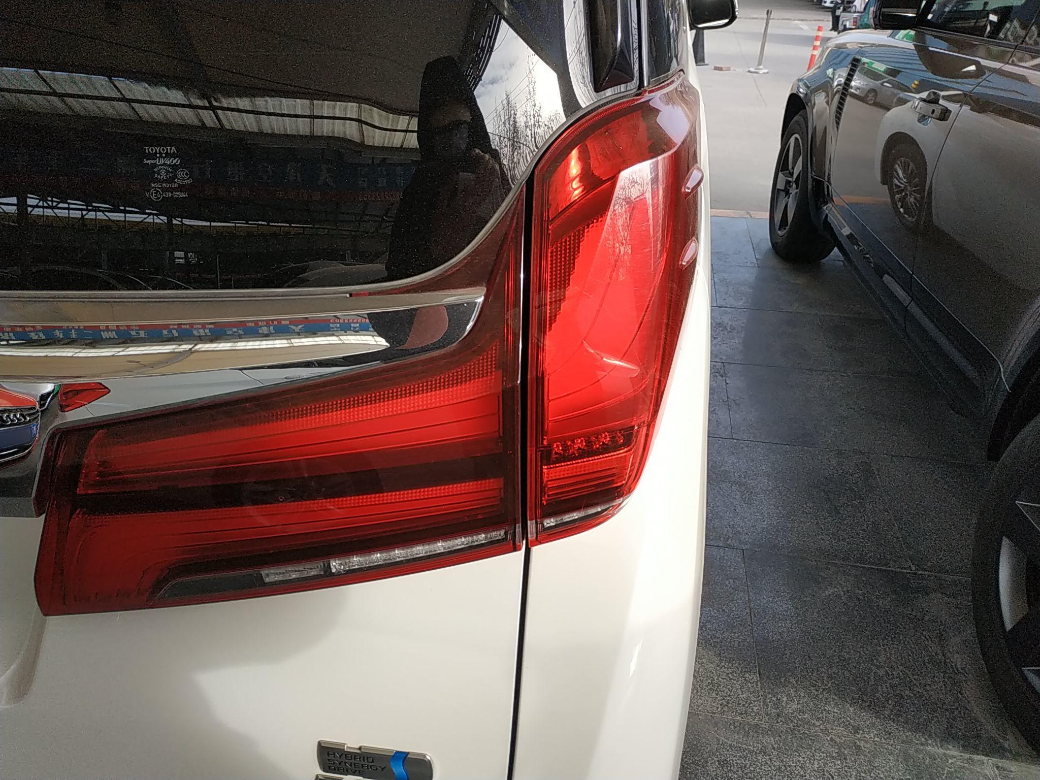 丰田 埃尔法 2019款 双擎 2.5L 尊贵版(进口)