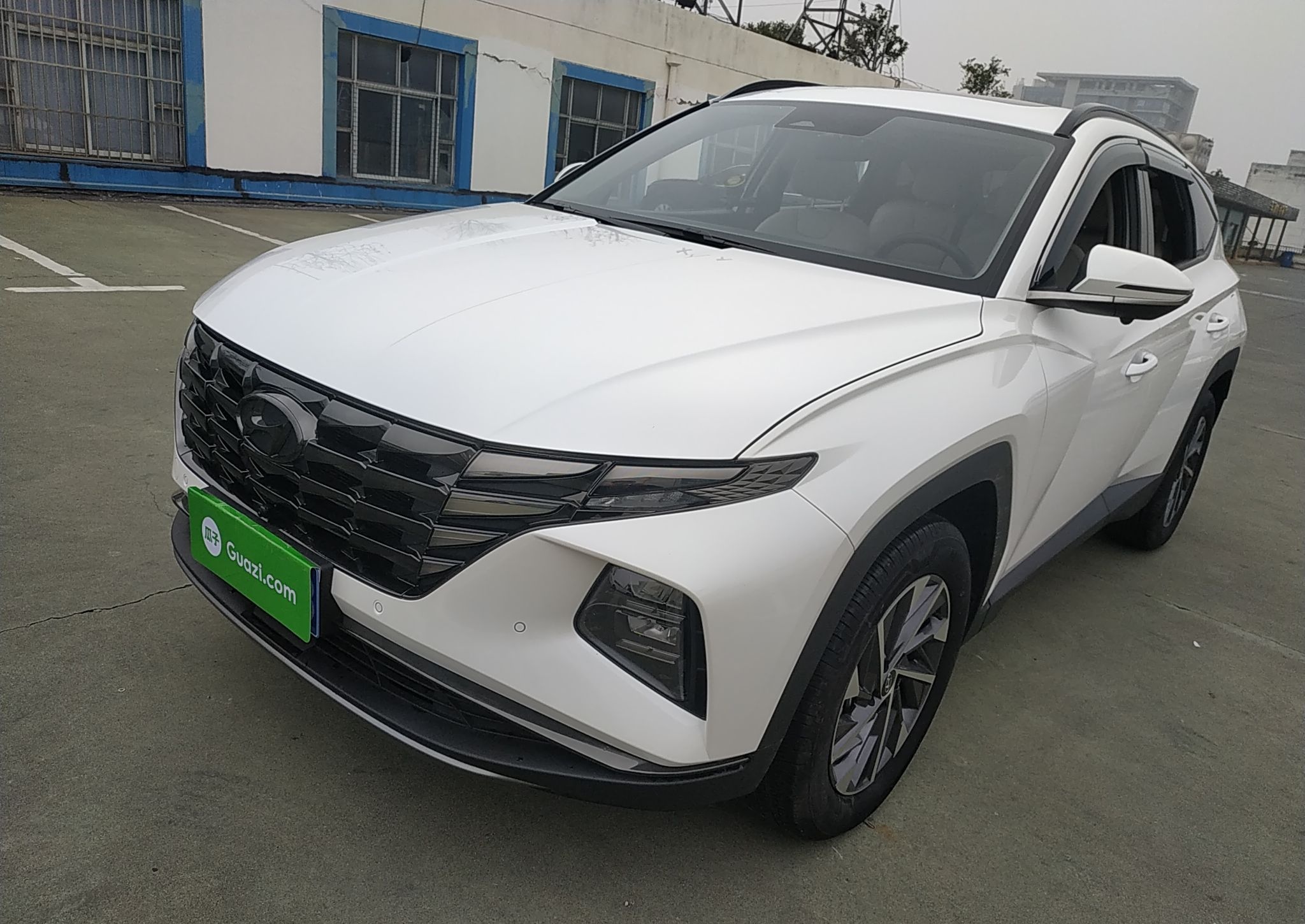 现代 2022款 途胜L 2.0L 混动·尊贵版