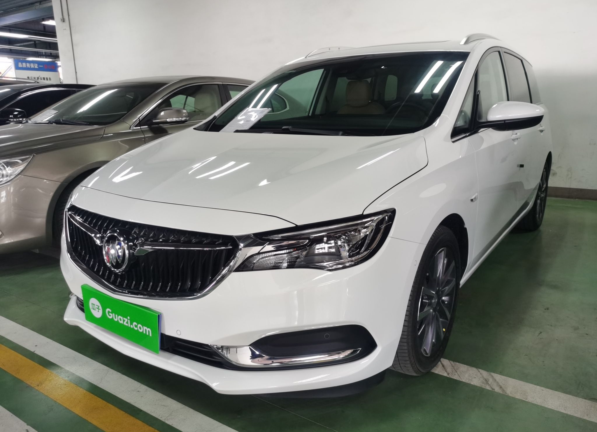 别克GL8 2014款 3.0L GT豪华商务豪雅版