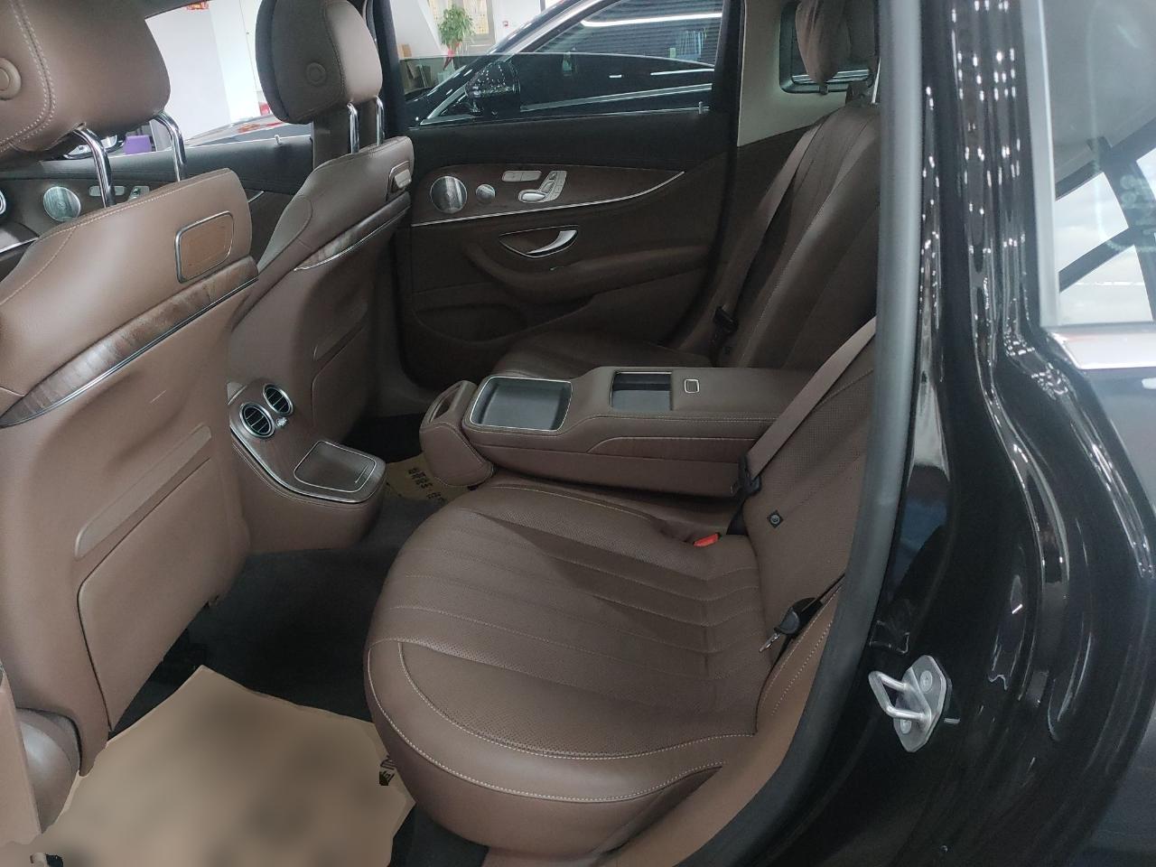 奔驰E级 2021款 E 300 L 尊贵型