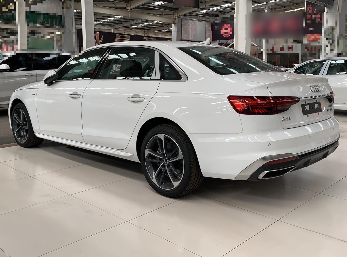 奥迪A4L 2022款 40 TFSI 时尚动感型