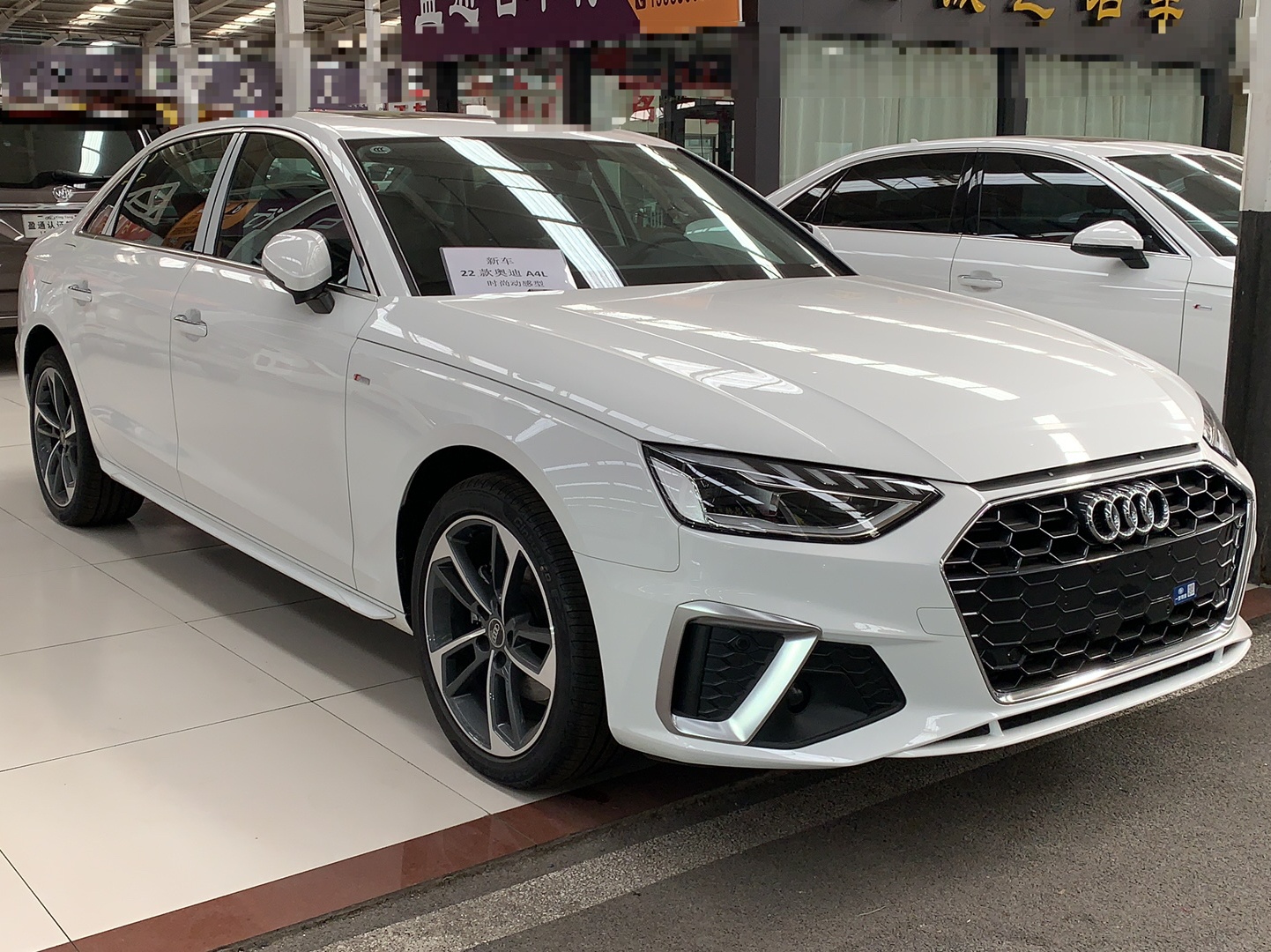 奥迪A4L 2022款 40 TFSI 时尚动感型