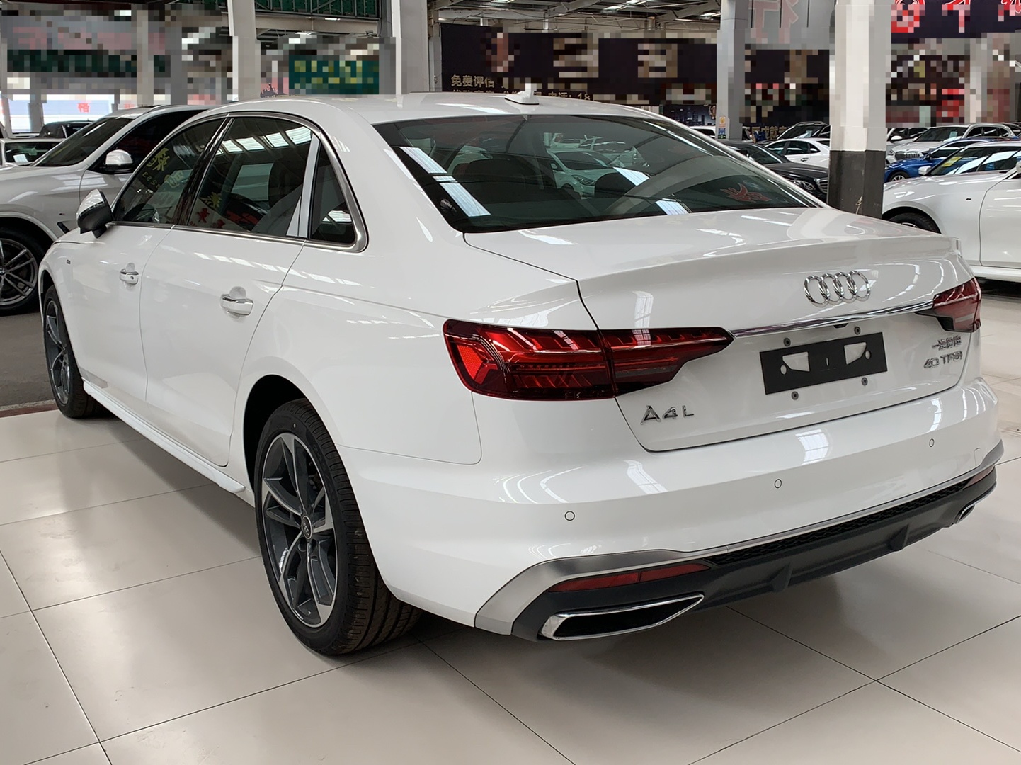 奥迪A4L 2022款 40 TFSI 时尚动感型