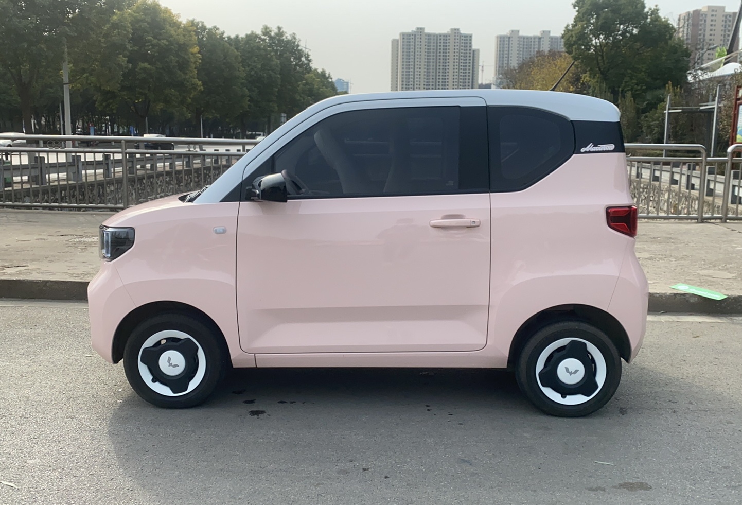 五菱汽车 宏光MINI EV 2021款 马卡龙时尚款 磷酸铁锂