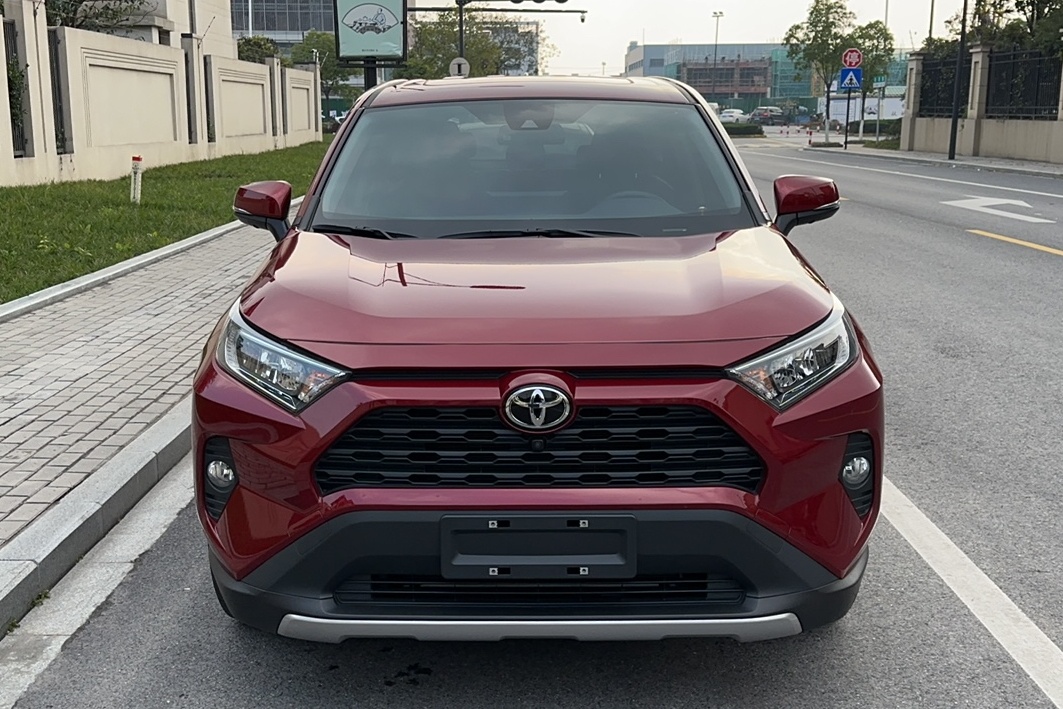 丰田 RAV4 2021款 2.0L CVT四驱风尚版