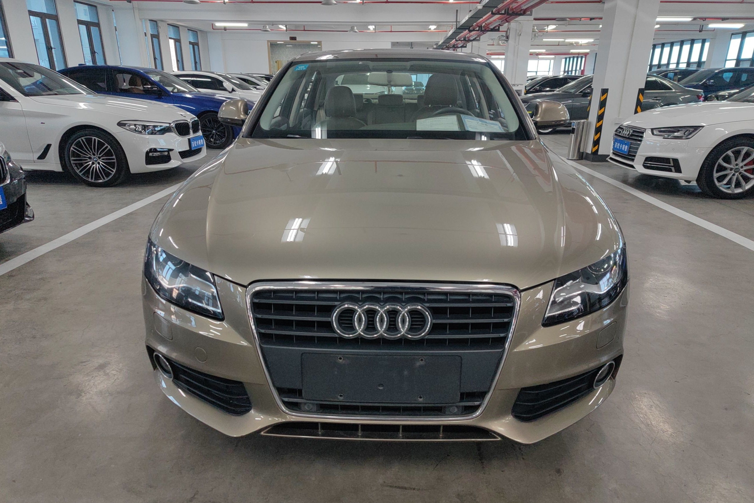 奥迪A4L 2012款 2.0 TFSI 自动标准型