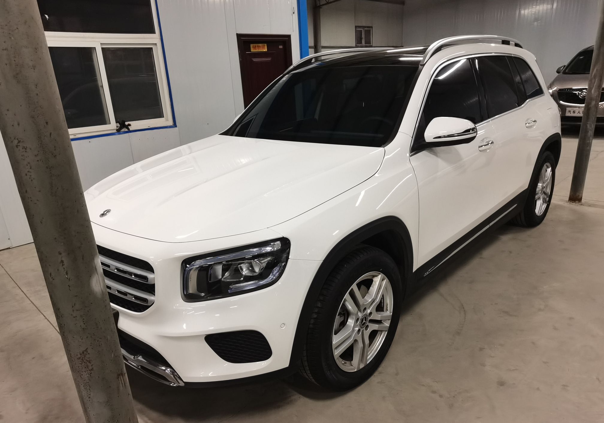 奔驰GLB 2023款 GLB 220 动感型