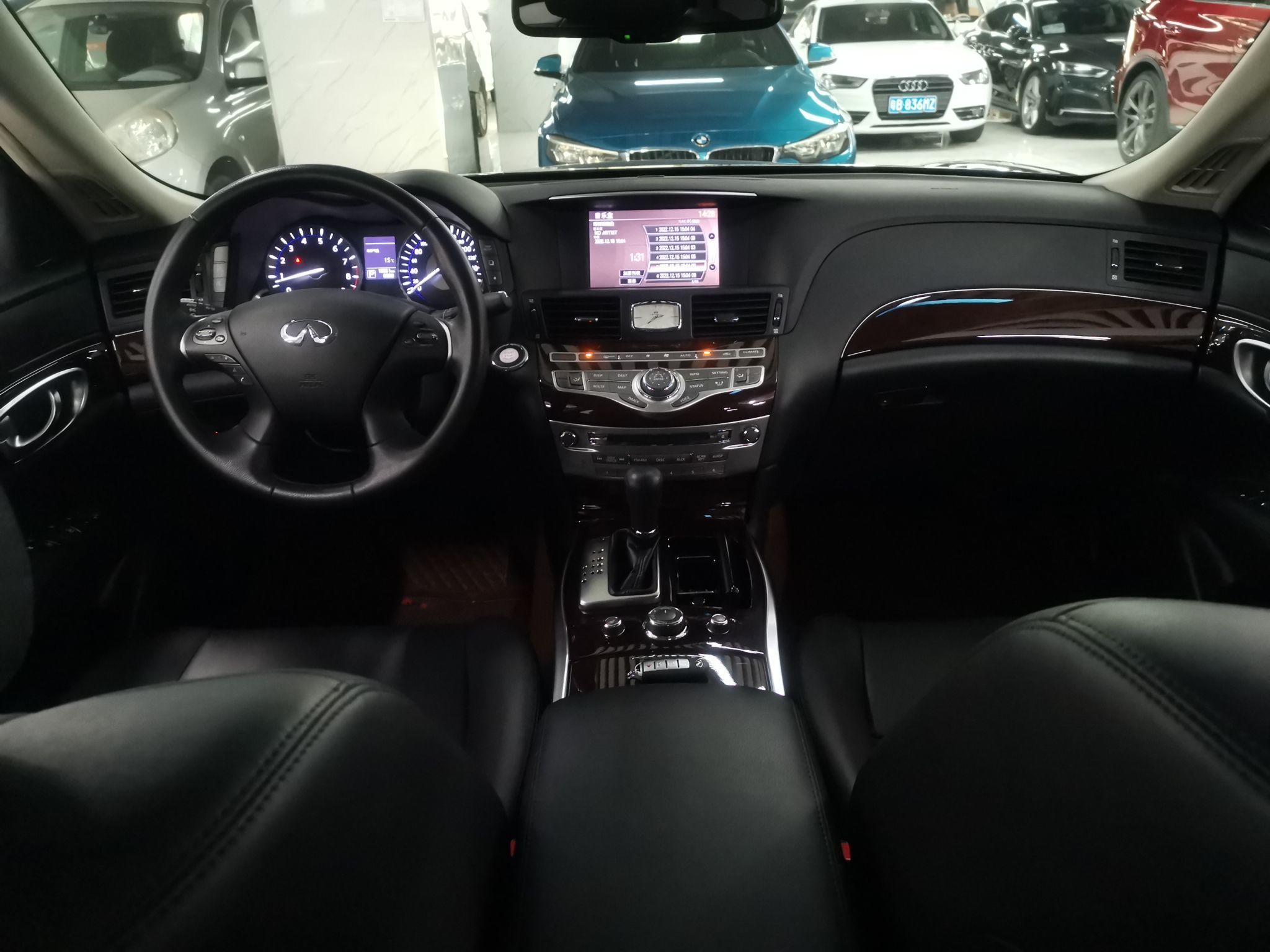 英菲尼迪Q70L 2015款 Q70L 2.5L 悦享版(进口)