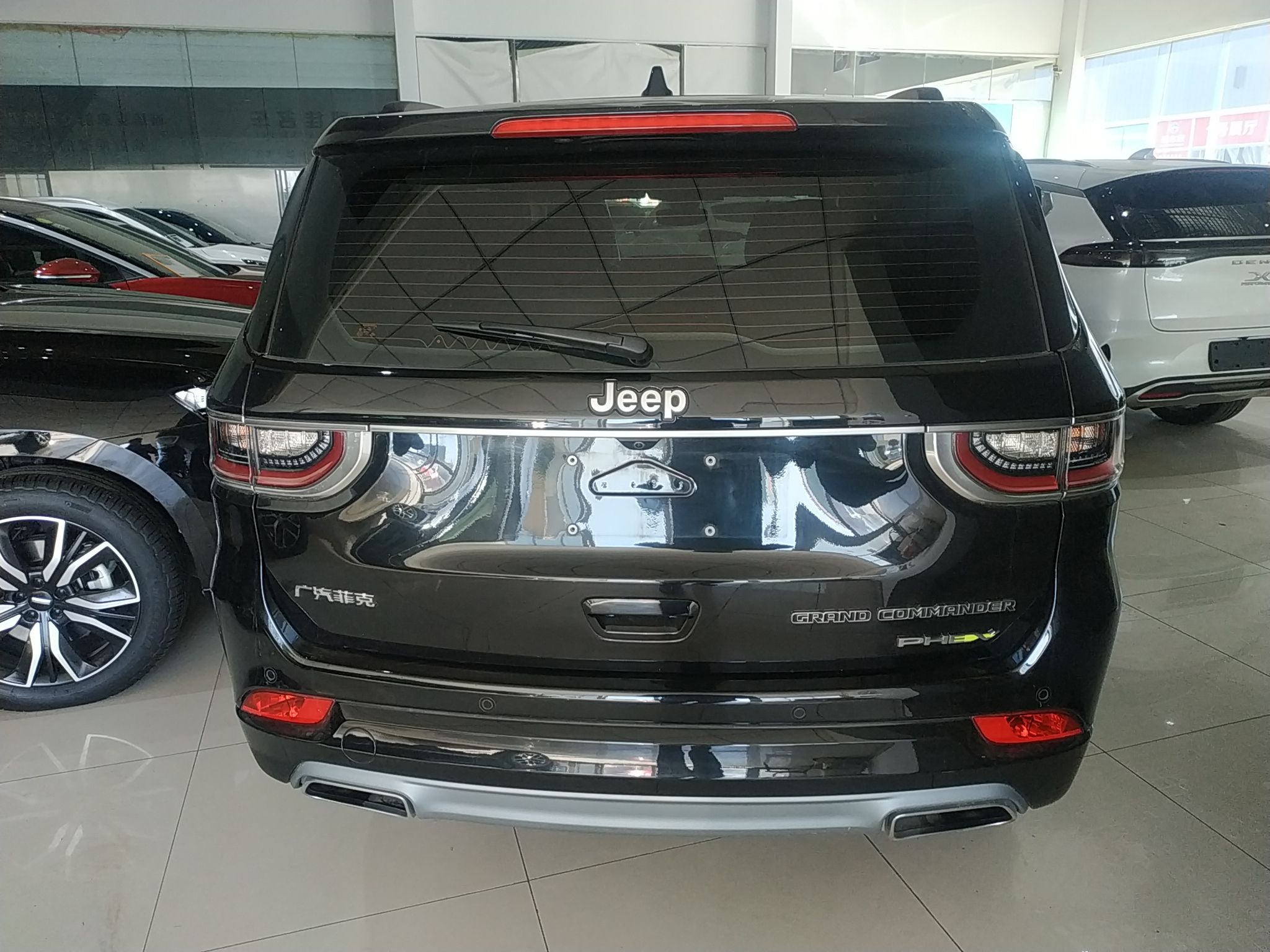 Jeep 大指挥官PHEV 2020款 2.0T 插电混动领先版