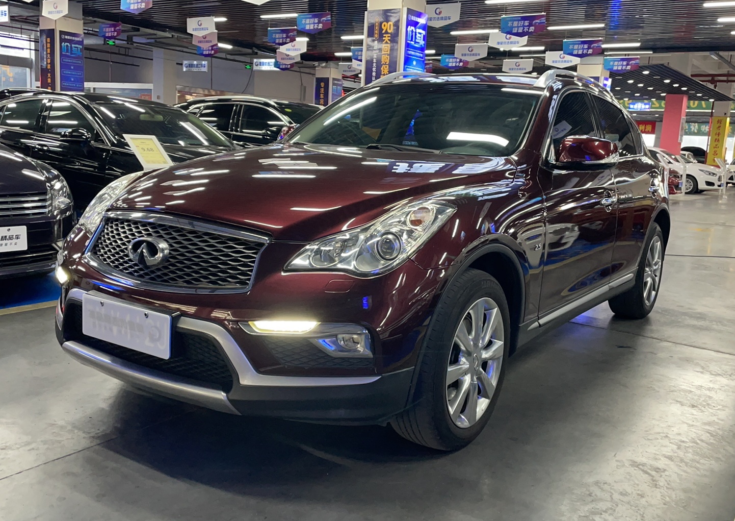 英菲尼迪QX50 2015款 2.5L 舒适版