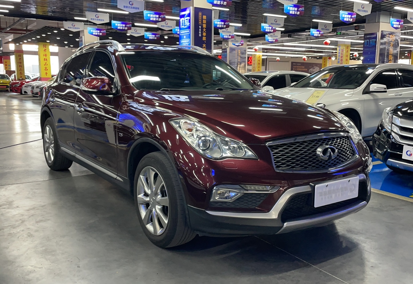 英菲尼迪QX50 2015款 2.5L 舒适版