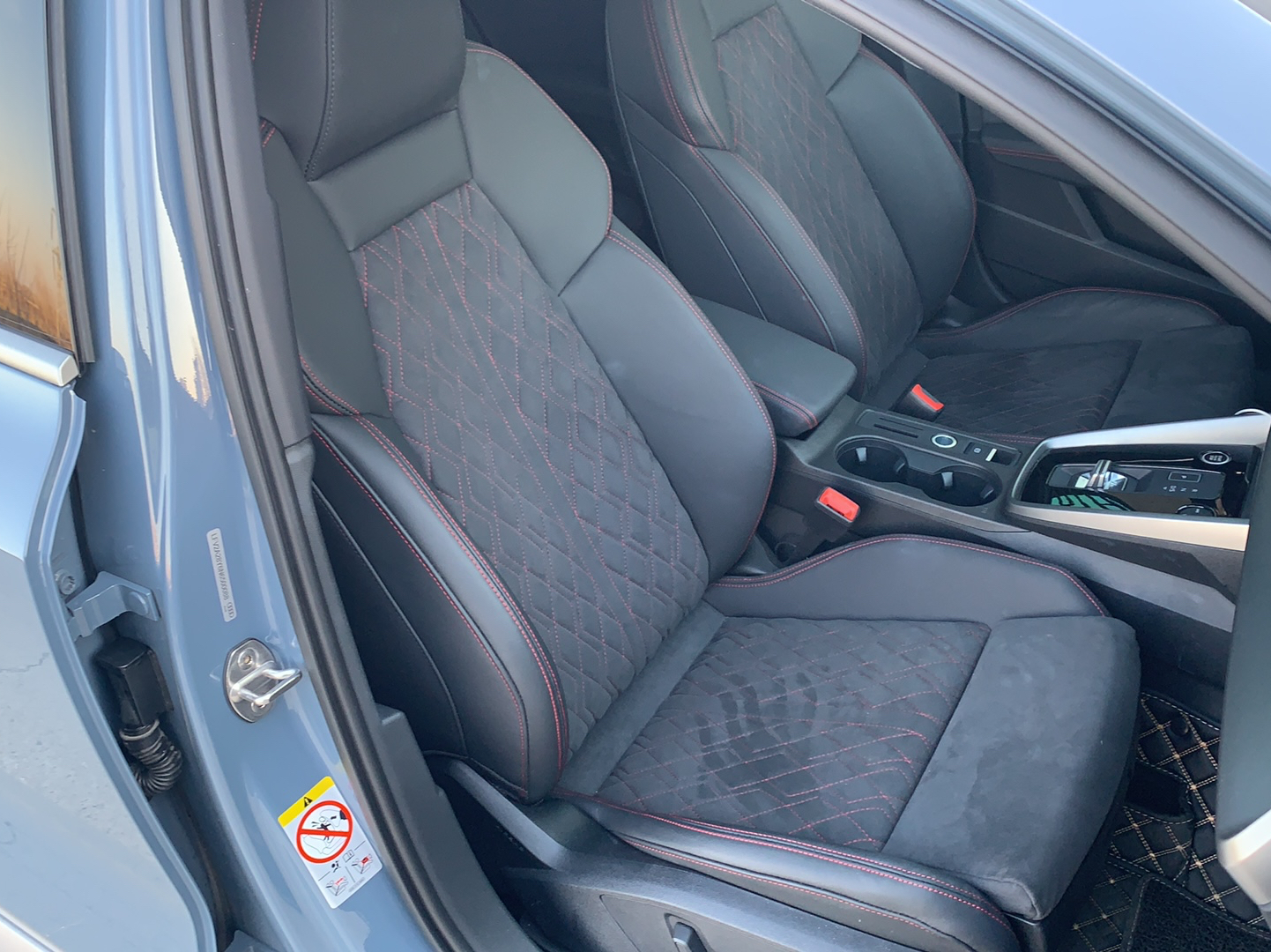 奥迪A3 2022款 A3L Limousine 35 TFSI RS套件燃速型