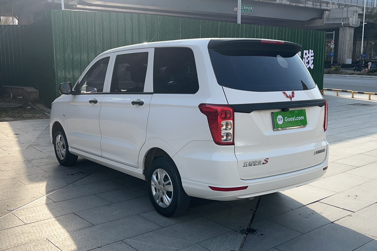 五菱汽车 五菱宏光 2019款 1.5L S基本型国VI LAR