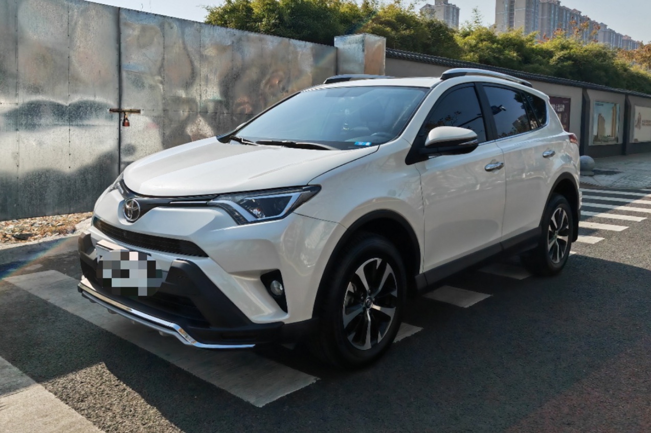 丰田 RAV4 2016款 2.0L CVT两驱风尚版 国V