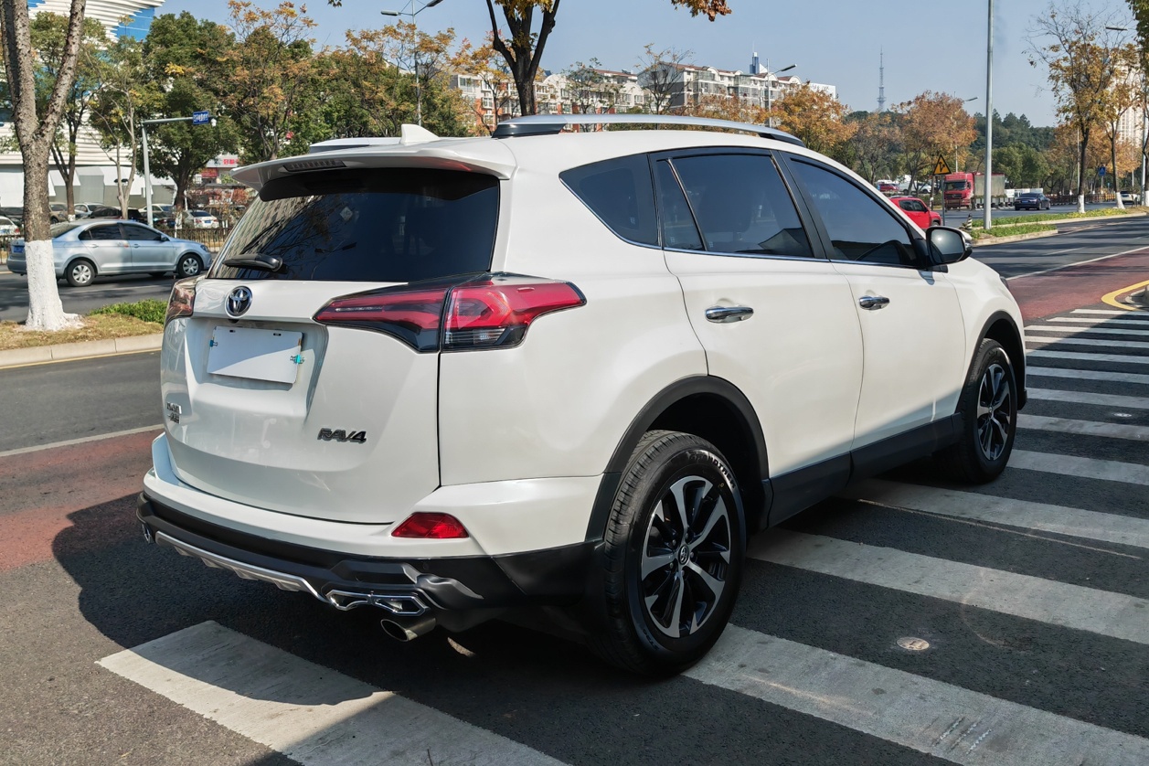 丰田 RAV4 2016款 2.0L CVT两驱风尚版 国V