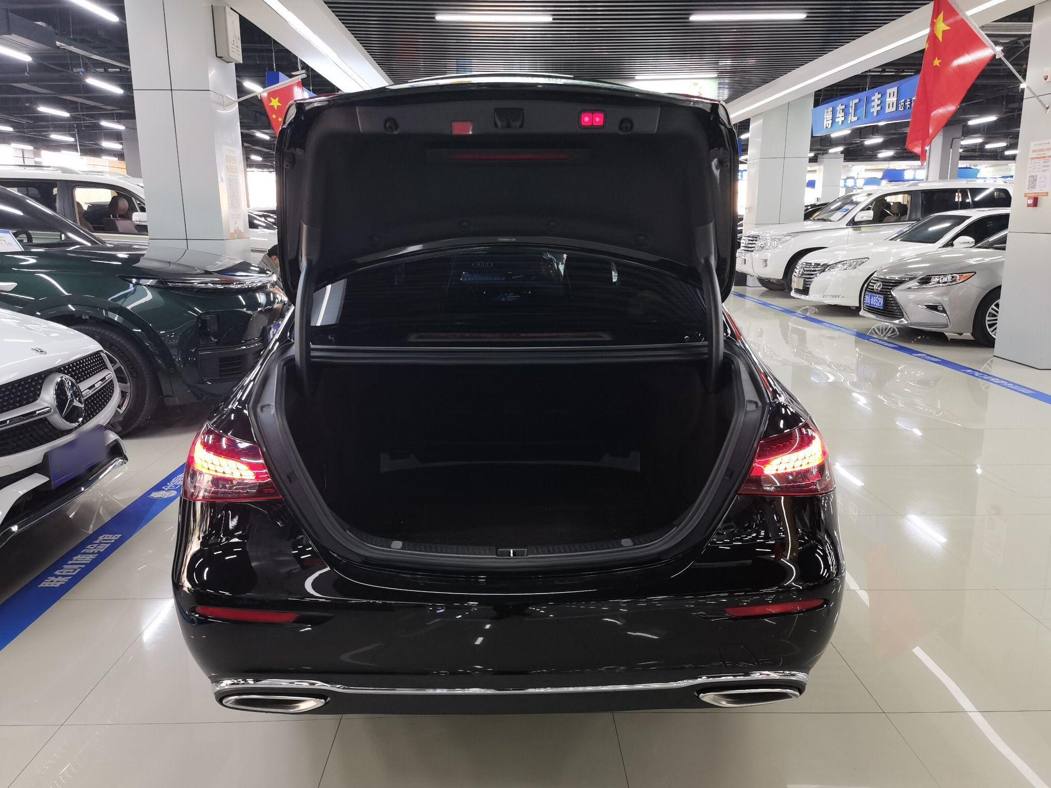 奔驰E级 2022款 改款二 E 300 L 豪华型