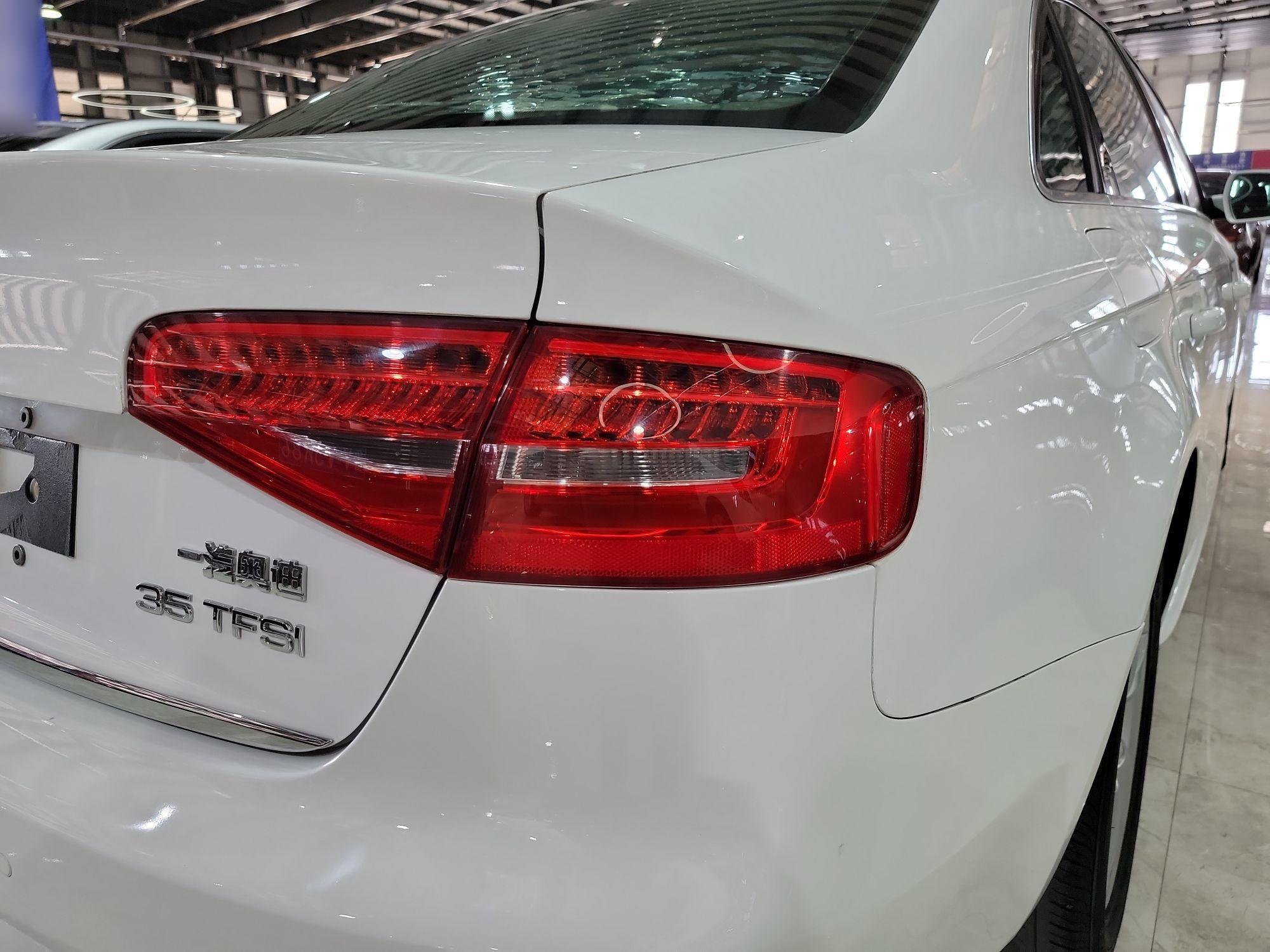 奥迪A4L 2013款 35 TFSI 自动标准型