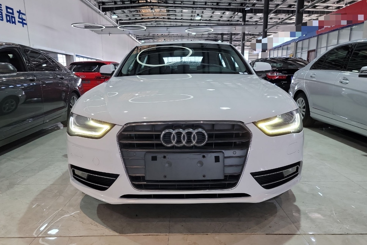 奥迪A4L 2013款 35 TFSI 自动标准型