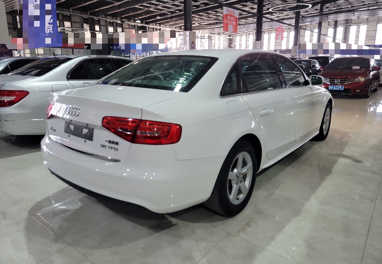 奥迪A4L 2013款 35 TFSI 自动标准型