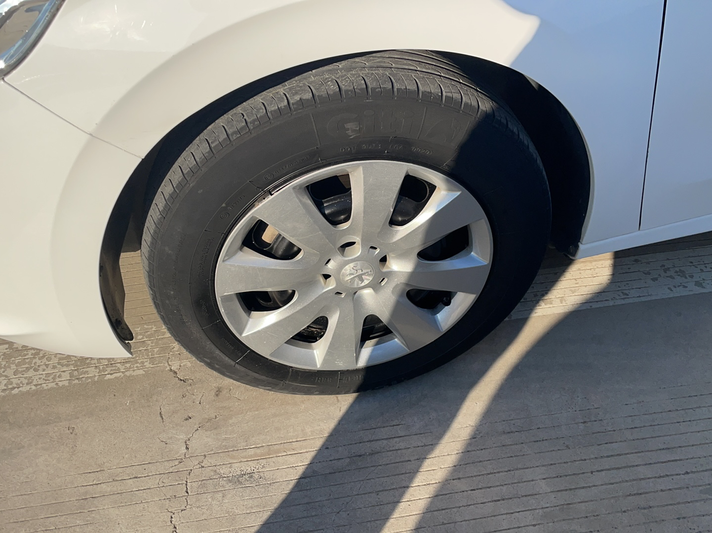 标致301 2016款 1.6L 手动舒适版