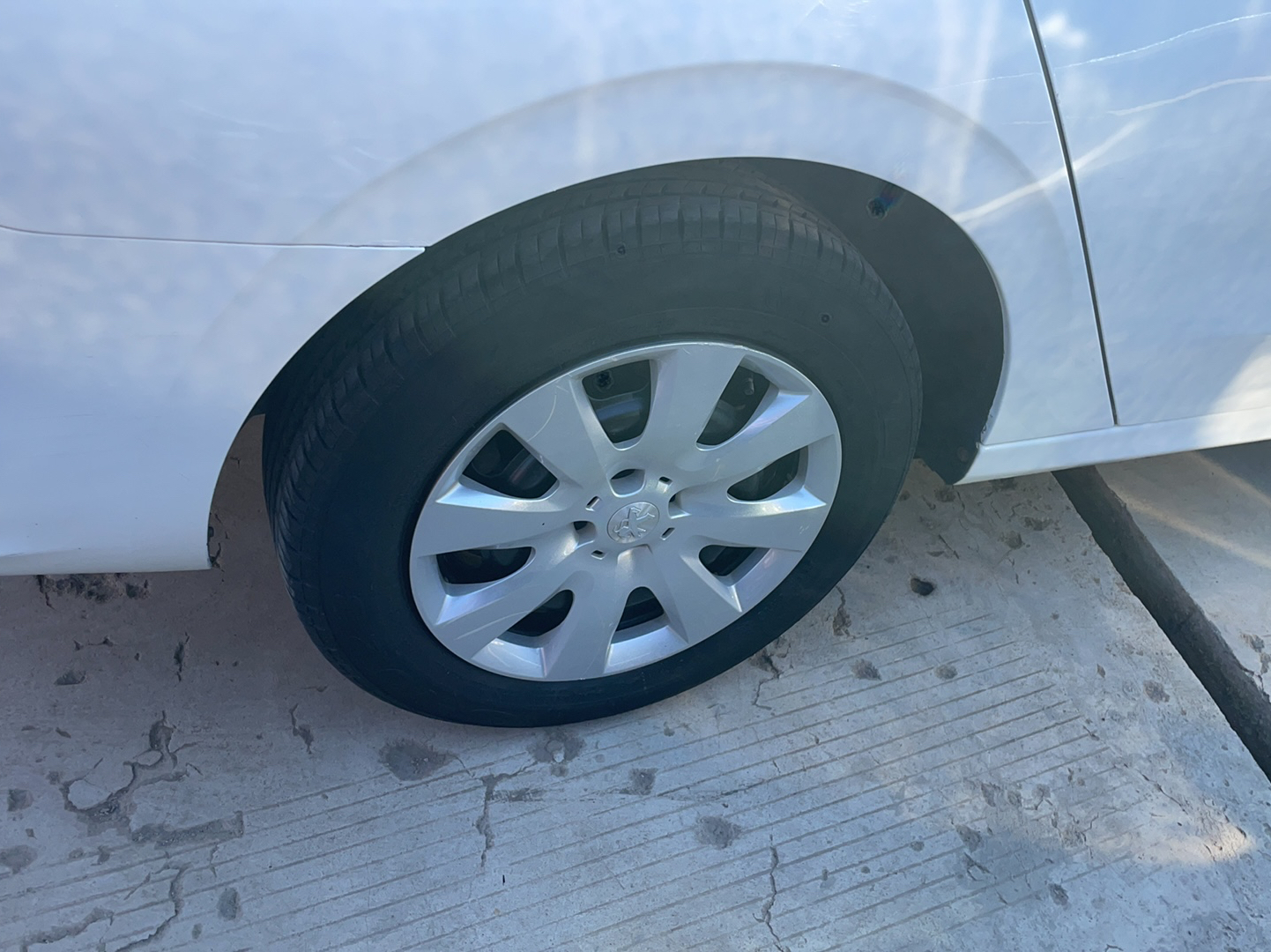 标致301 2016款 1.6L 手动舒适版