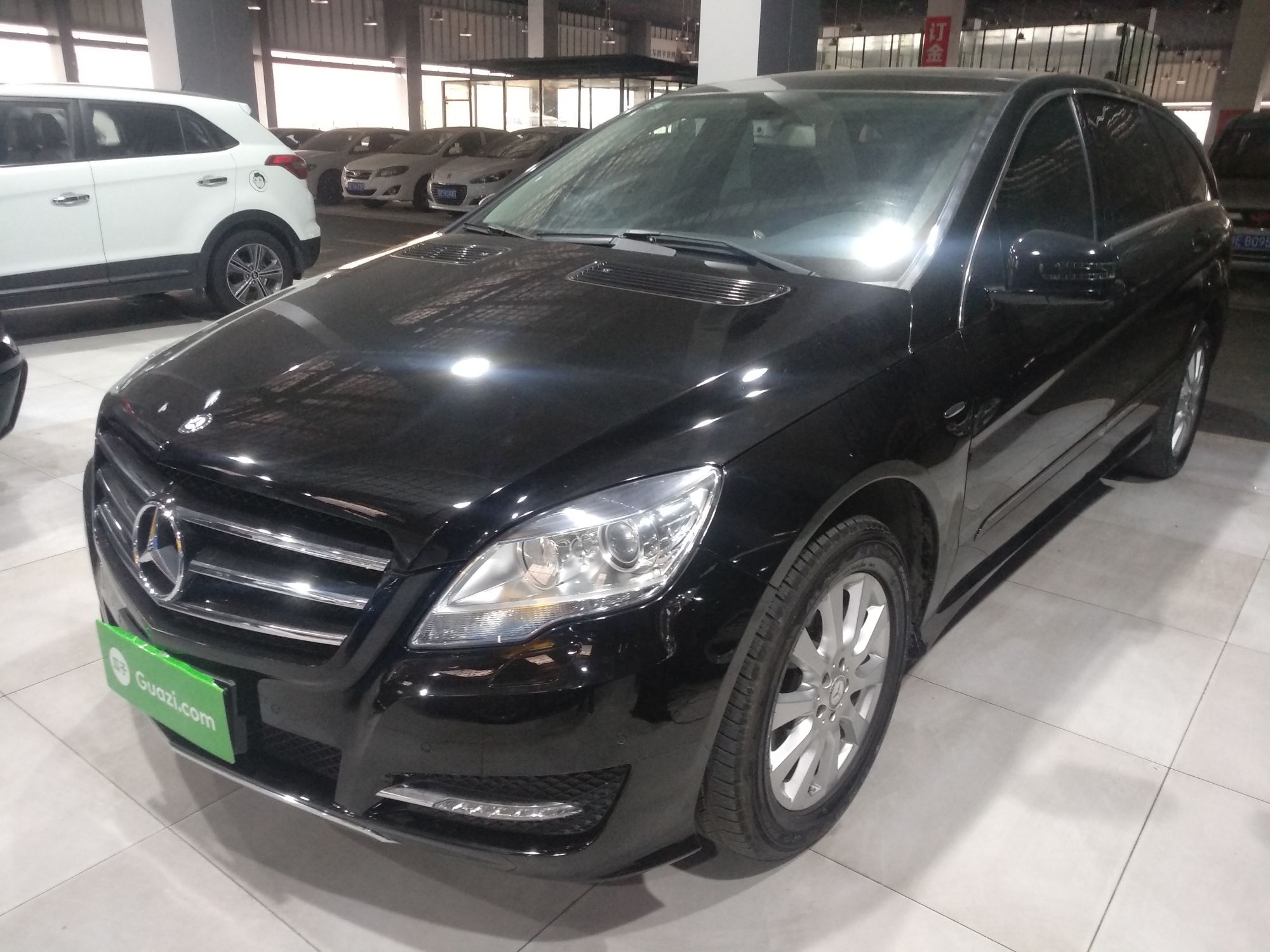 奔驰R级 2017款 R 320 4MATIC 商务型臻藏版(进口)