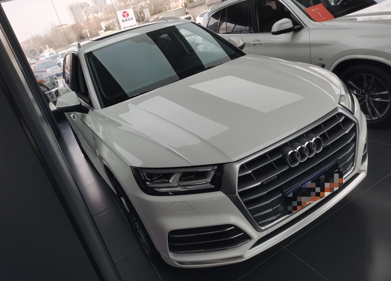 奥迪Q5L 2020款 40 TFSI 荣享时尚型