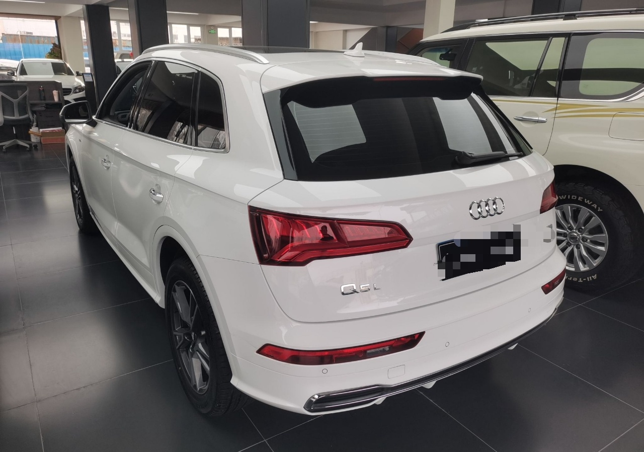 奥迪Q5L 2020款 40 TFSI 荣享时尚型