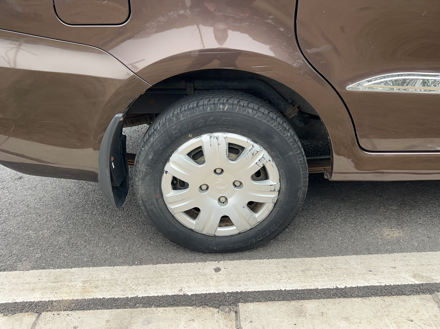 东风风光330 2014款 1.5L 手动实用型DK15