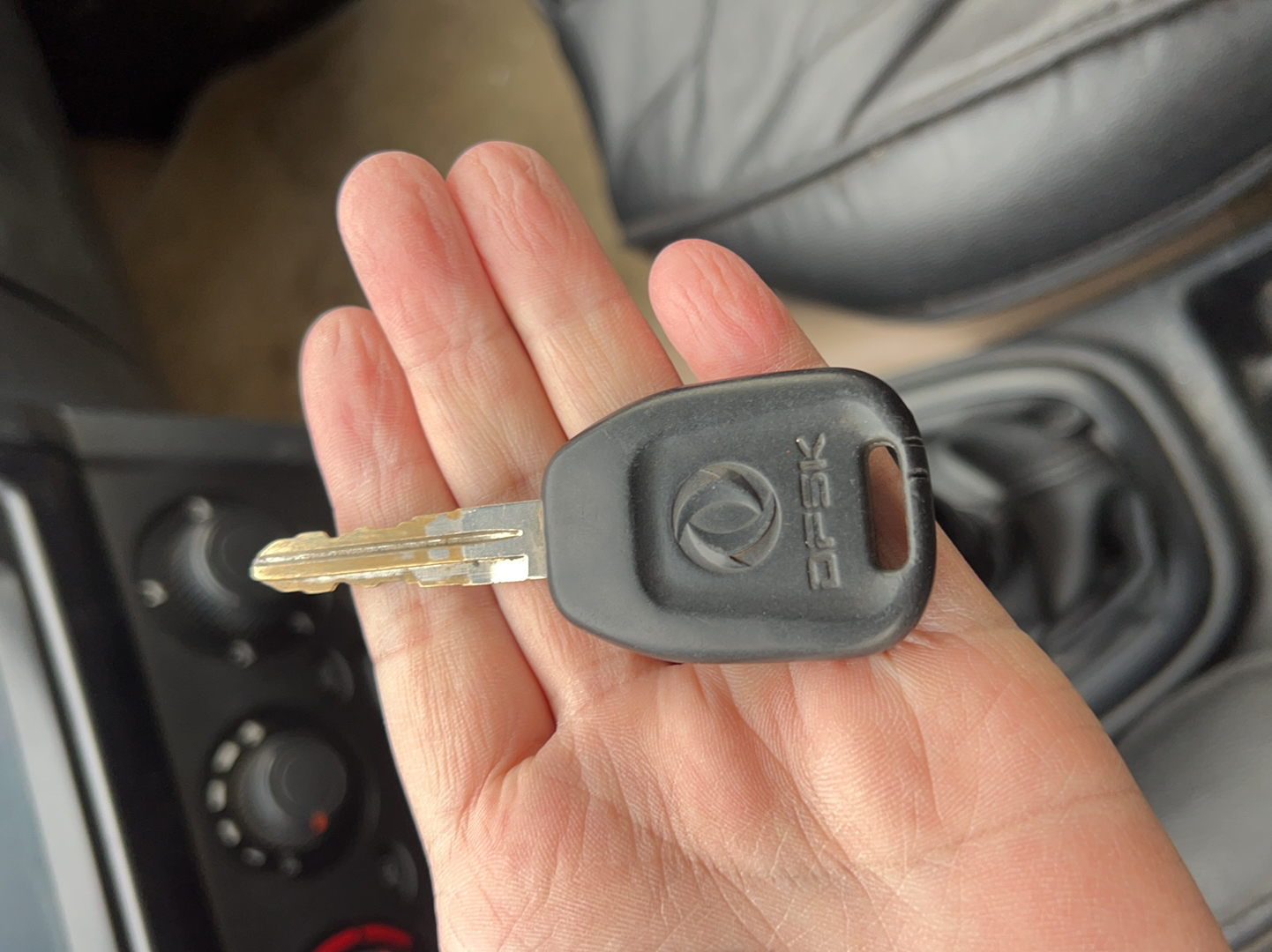 东风风光330 2014款 1.5L 手动实用型DK15