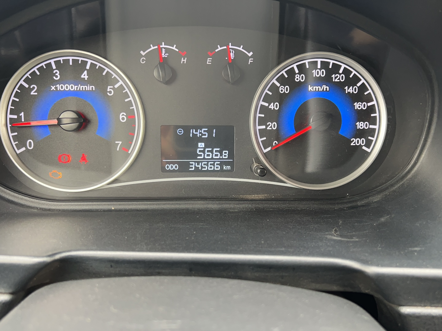 东风风光330 2014款 1.5L 手动实用型DK15