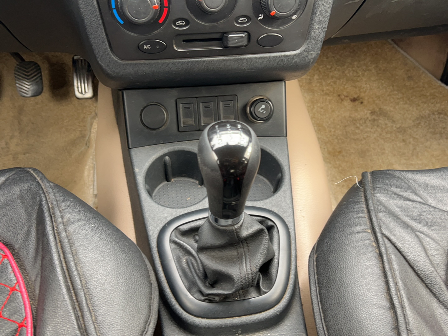 东风风光330 2014款 1.5L 手动实用型DK15