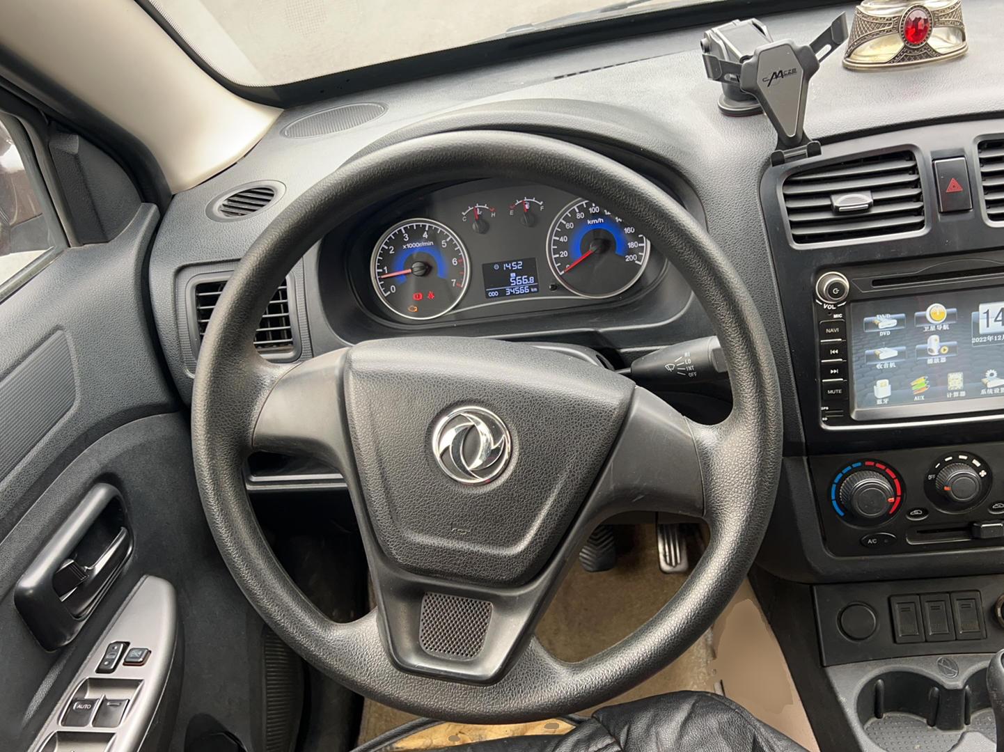 东风风光330 2014款 1.5L 手动实用型DK15